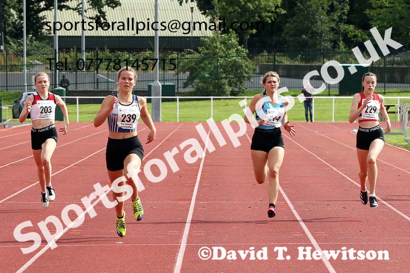 Women and Girls 200 metres, 2021 North Eastern Track and Field Champs., Middesbrough. Photo: David T. Hewitson/Sports for All Pics